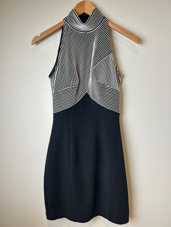 Tadashi Shoji Dresses & Skirts - Tadashi Vintage 90’s Black & White Striped Halter Bodycon Sexy Mini Dress